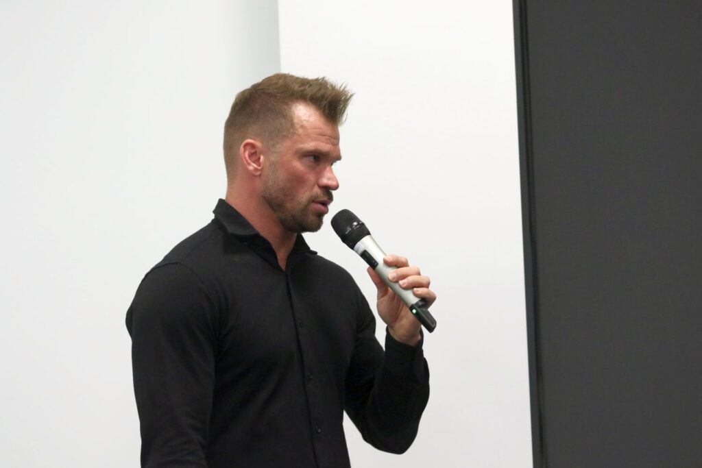 Zdjęcie główne relacji z konferencji trenerskiej DBK Stomil Cup 2025