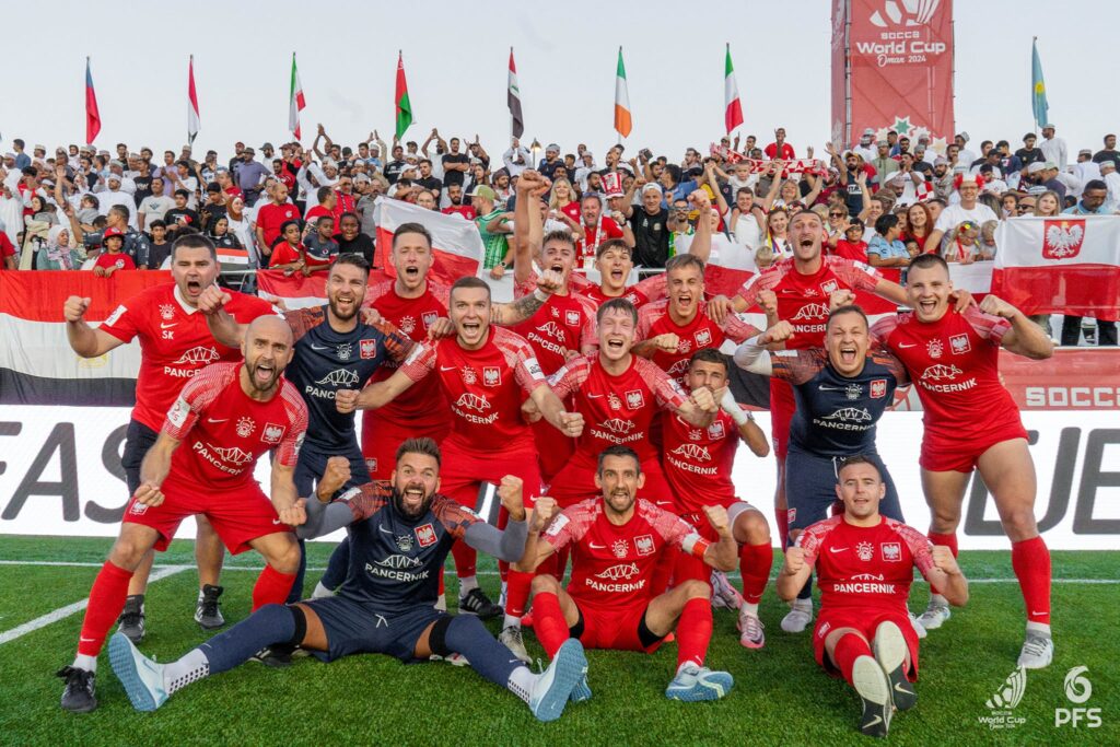 Zdjęcie główne zapowiedzi udziału reprezentacji Polski socca w DBK Stomil Cup 2025